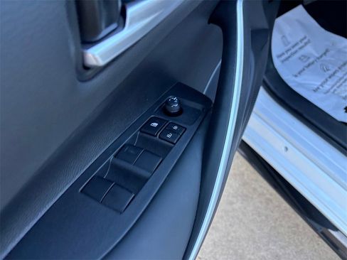 Certified 2024 Toyota Corolla SE image 21