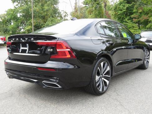 Used 2022 Volvo S60 B5 Momentum w/ Premium Package image 6