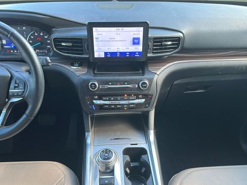 Used 2020 Ford Explorer Limited RWD image 12