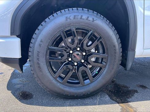 Used 2023 GMC Sierra 1500 Elevation AWD/4WD image 9