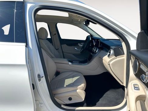 Used 2022 Mercedes-Benz GLC 300 w/ Premium Package Lite image 15