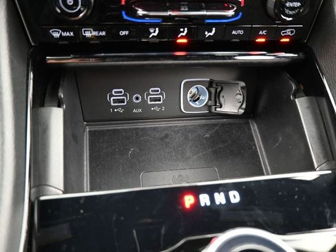 Used 2023 Jeep Grand Cherokee Altitude AWD/4WD image 26