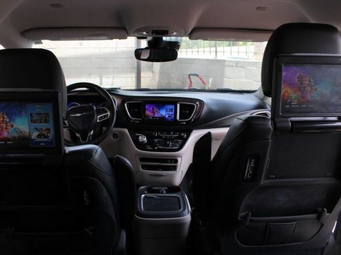 Used 2017 Chrysler Pacifica Touring-L Plus w/ Advanced Safetytec Group image 16