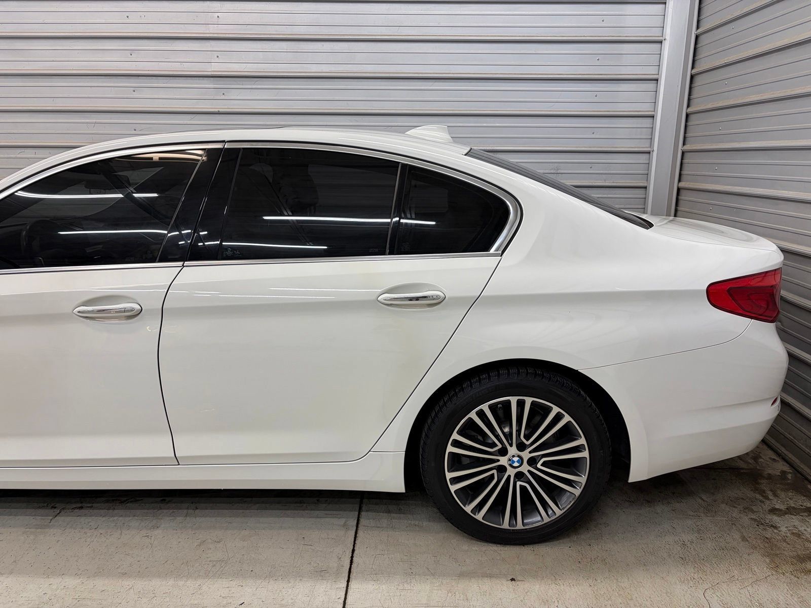 Used 2018 BMW 530i xDrive AWD/4WD image 5