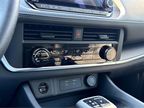 New 2026 Nissan Rogue S image 9