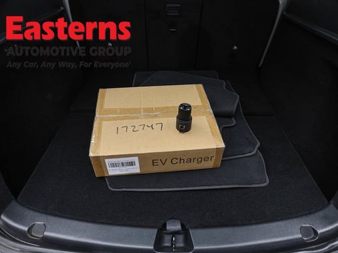Used 2022 Tesla Model Y Long Range AWD/4WD image 9