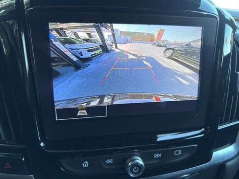 Used 2022 Chevrolet Traverse LT image 10