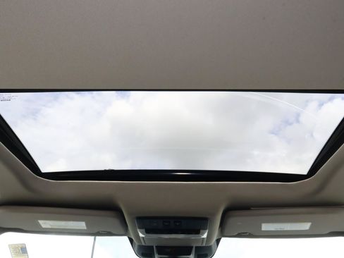 Used 2025 Nissan Rogue Platinum FWD image 12