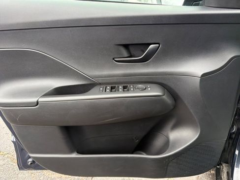 Used 2025 Hyundai Kona SEL image 17