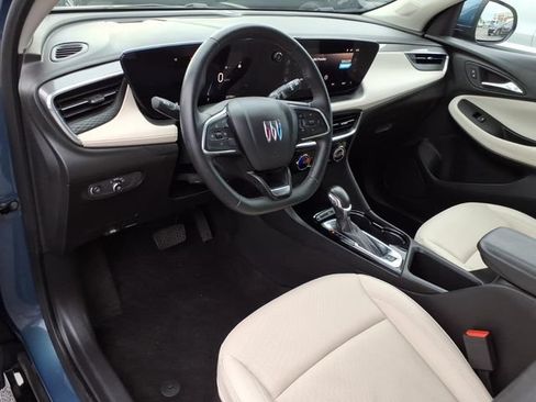 Used 2024 Buick Encore GX Sport Touring FWD image 3