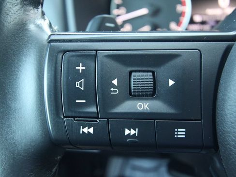 Used 2023 Nissan Rogue S AWD/4WD image 21
