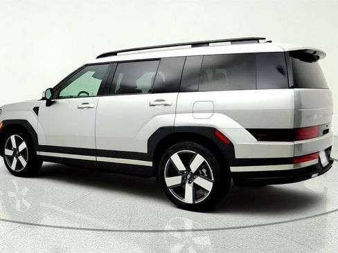 Used 2025 Hyundai Santa Fe Limited FWD image 7