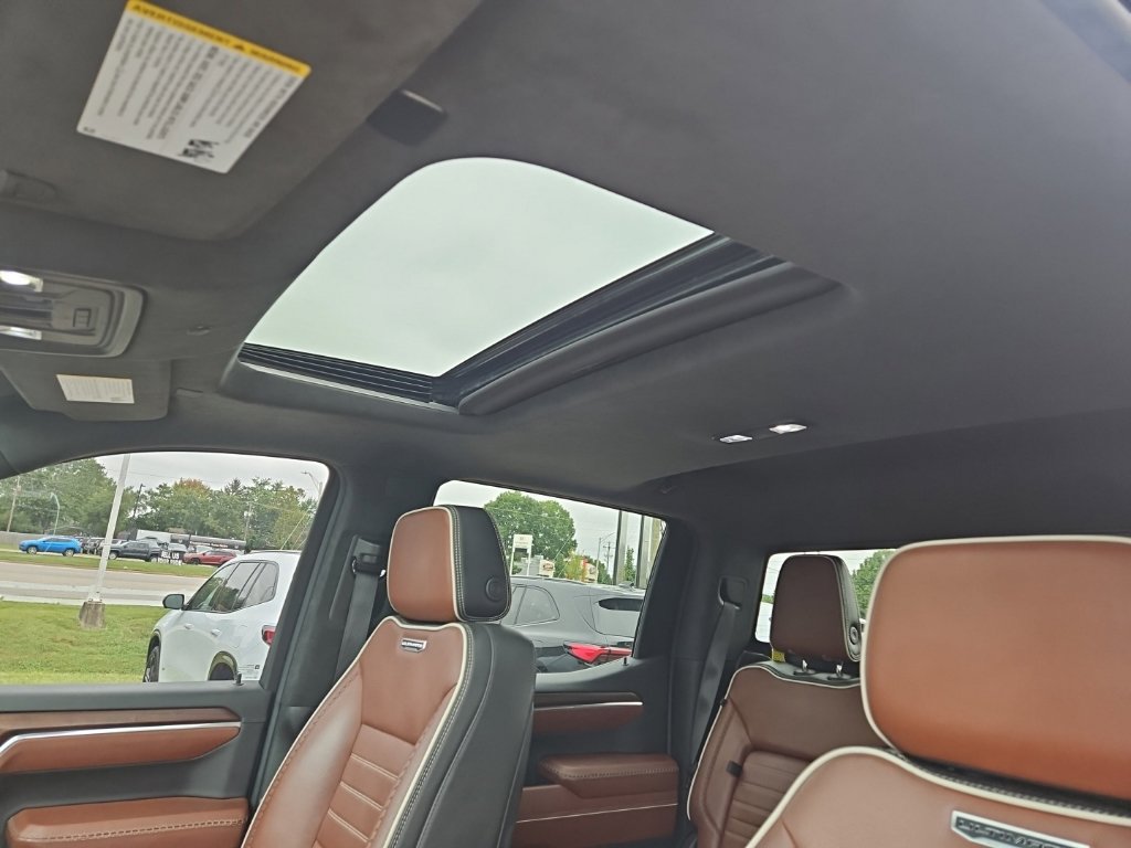 Used 2023 GMC Sierra 1500 Denali Ultimate AWD/4WD image 10