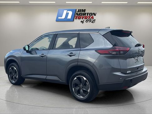 Used 2025 Nissan Rogue SV AWD/4WD image 7