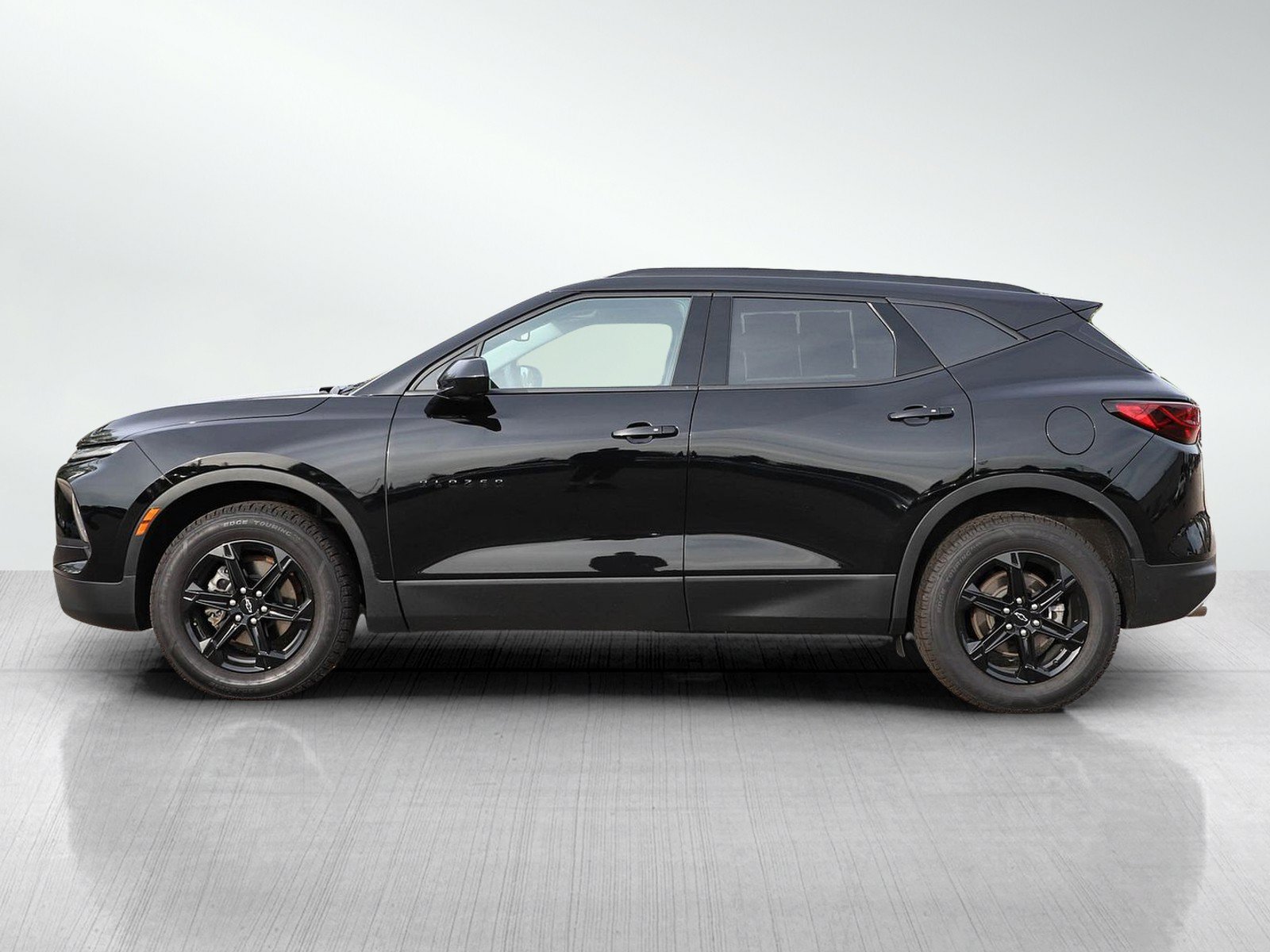 Used 2023 Chevrolet Blazer LT w/ Convenience Package AWD/4WD image 2