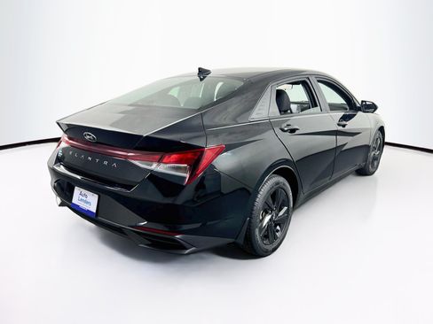 Used 2023 Hyundai Elantra SEL w/ Cargo Package FWD image 5