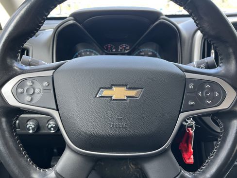 Used 2018 Chevrolet Colorado LT w/ LT Convenience Package image 11