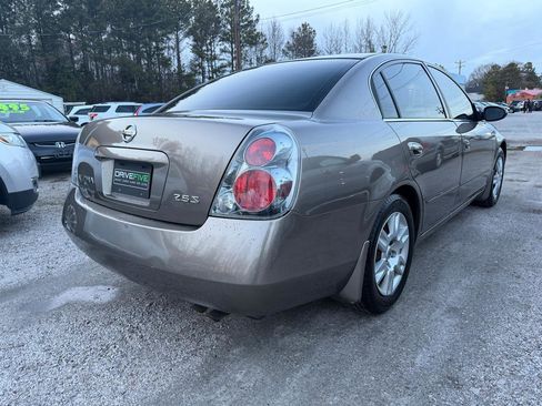 Used 2005 Nissan Altima 2.5 S w/ (S02) Side Airbags Pkg image 4