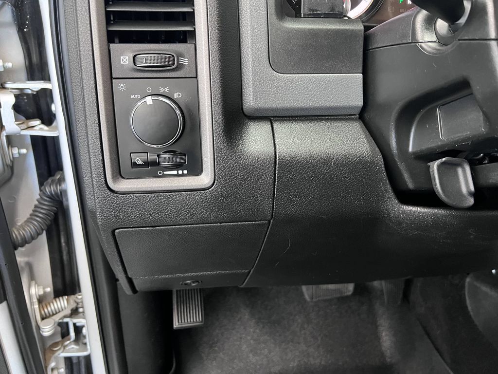 Used 2018 RAM 3500 Tradesman w/ Chrome Appearance Group AWD/4WD image 28