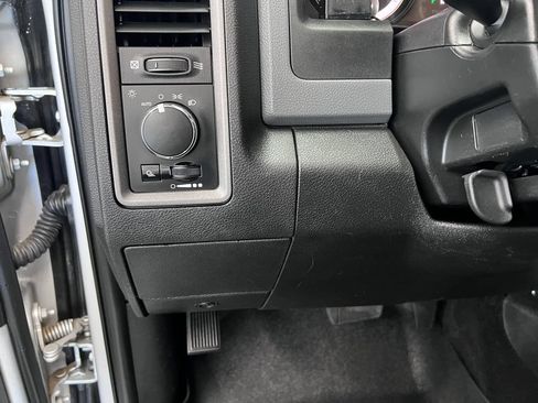 Used 2018 RAM 3500 Tradesman w/ Chrome Appearance Group AWD/4WD image 28