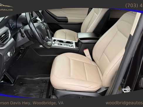 Used 2020 Ford Explorer XLT w/ Equipment Group 202A AWD/4WD image 15