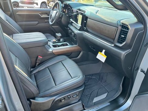 Used 2024 Chevrolet Silverado 1500 High Country w/ High Country Premium Package AWD/4WD image 28