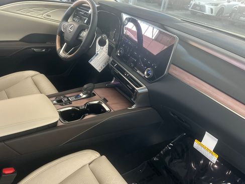 New 2026 Lexus RX 450h AWD w/ Convenience Package image 28