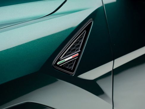 Used 2024 Lamborghini Urus S image 23