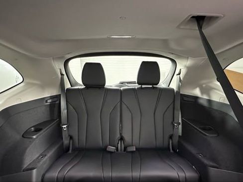 Used 2026 Acura MDX SH-AWD image 25