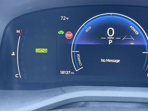 Used 2025 Toyota Camry SE image 30