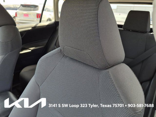 Used 2019 Toyota RAV4 LE FWD image 18