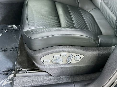 Certified 2026 Porsche Macan AWD/4WD image 21