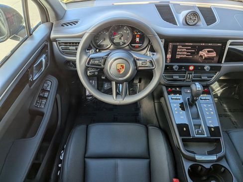 New 2026 Porsche Macan image 15