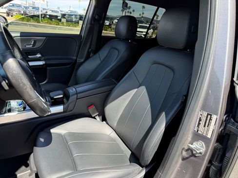 Used 2021 Mercedes-Benz GLB 250 4MATIC image 5