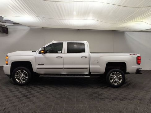 Used 2019 Chevrolet Silverado 2500 High Country w/ Duramax Plus Package image 2