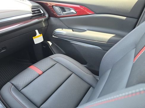 New 2026 Chevrolet Traverse RS w/ LPO, Floor Liner Package FWD image 18