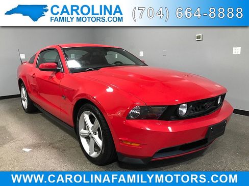 Used 2010 Ford Mustang GT RWD image 1