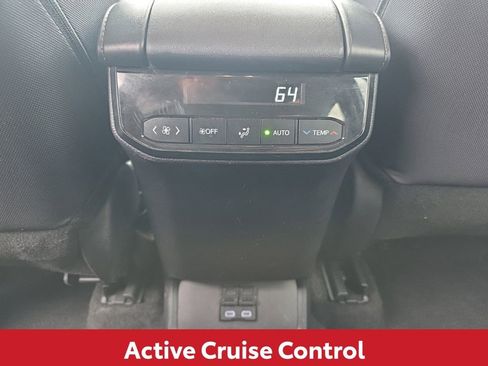 Used 2024 Toyota Highlander LE image 20