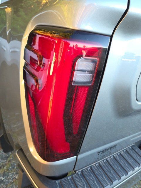 Used 2026 GMC Sierra 2500 Denali w/ Denali Reserve Package AWD/4WD image 8