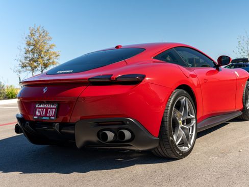 Used 2022 Ferrari Roma RWD image 37