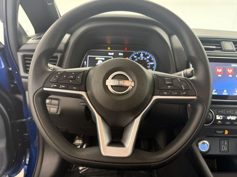 Used 2025 Nissan Leaf S FWD image 20