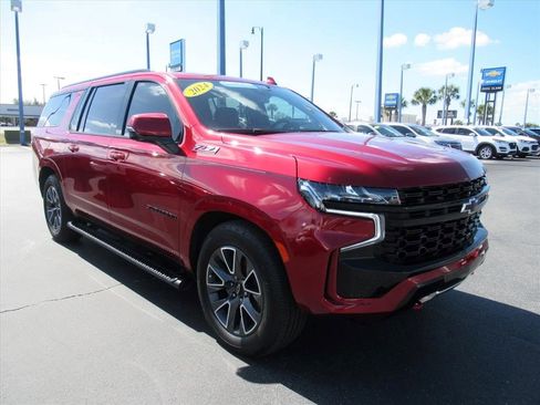 Certified 2024 Chevrolet Suburban Z71 w/ Off-Road Capability Package image 3