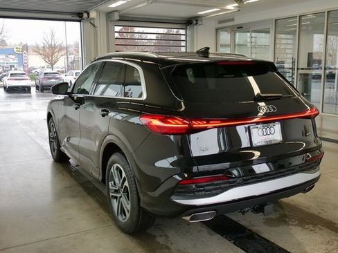 New 2025 Audi Q5 Prestige image 4