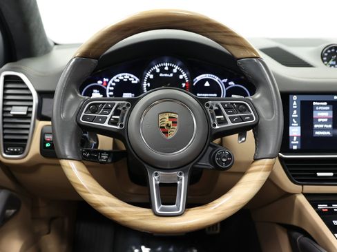 Used 2021 Porsche Cayenne Turbo S image 27