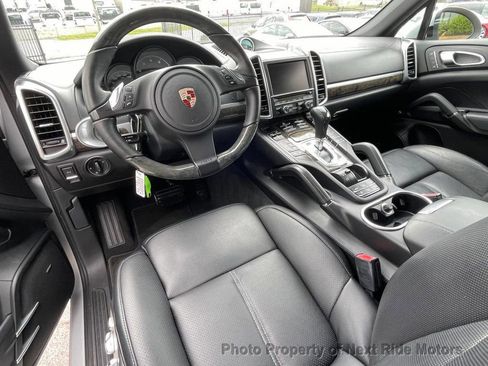 Used 2011 Porsche Cayenne AWD/4WD image 17