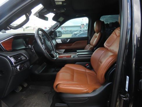 Used 2020 Lincoln Navigator Reserve w/ Equipment Group 208A Reserve AWD/4WD image 23
