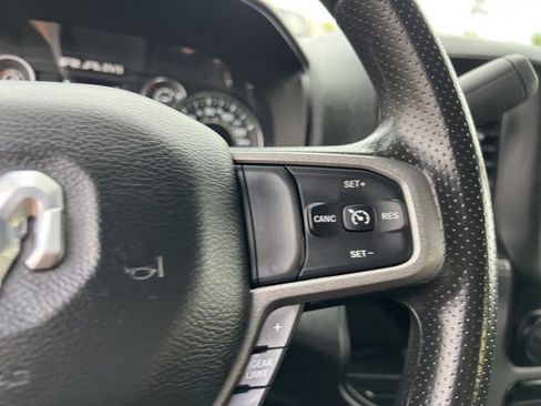 Used 2024 RAM 2500 Tradesman w/ Chrome Appearance Group image 17