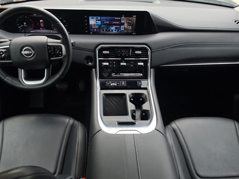 Used 2025 Nissan Armada SV AWD/4WD image 7