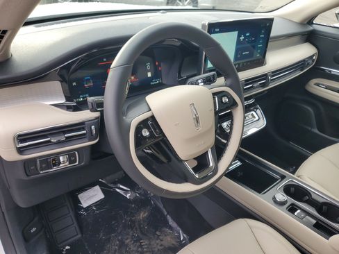 New 2026 Lincoln Corsair Premiere image 13