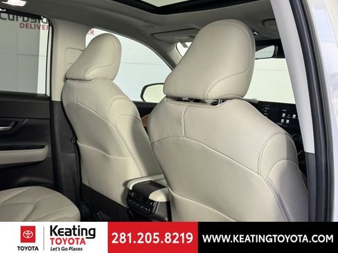 Used 2025 Toyota Grand Highlander Limited image 19